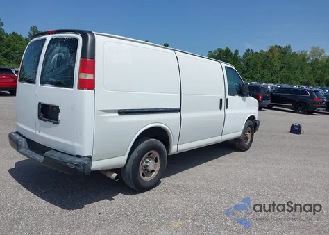 2015 Chevrolet Express 2500 Work Van z USA, uszkodzony, nr VIN 1GCWGFCF2F1184210